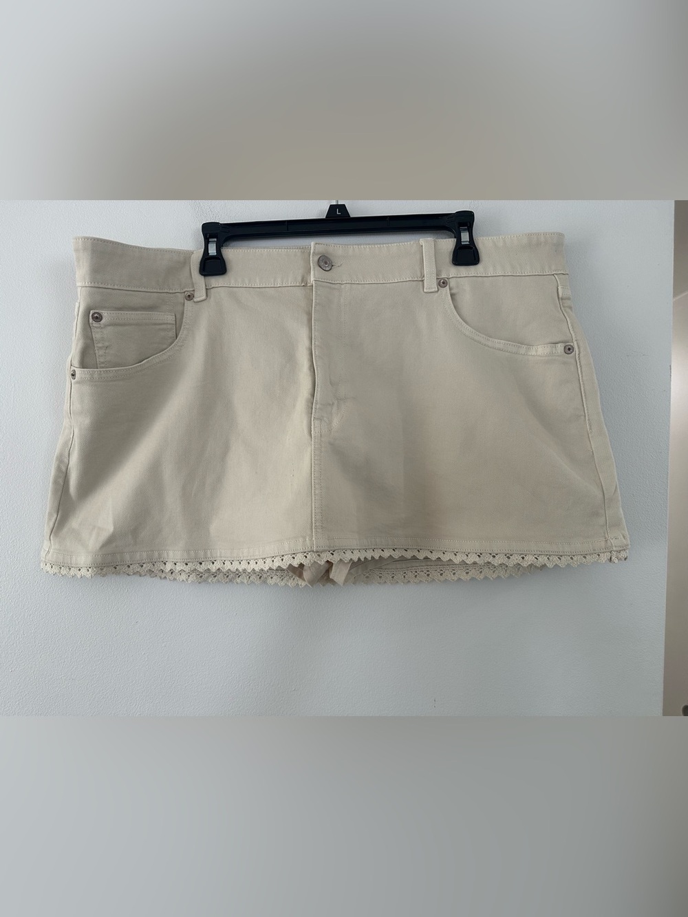 Cream Lace-Trim Mini Skort